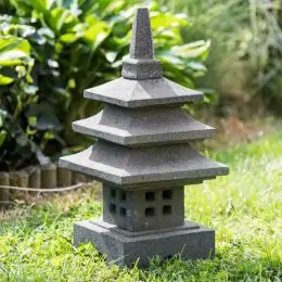 Product image 3 of the product “Japanese style Garden Lantern, made from Andesit Stone. Multipart. 55 cm Height, Roof is 25 cm width. ”